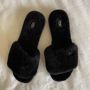 UGG COZETTE SHEARLING NEVER WORN